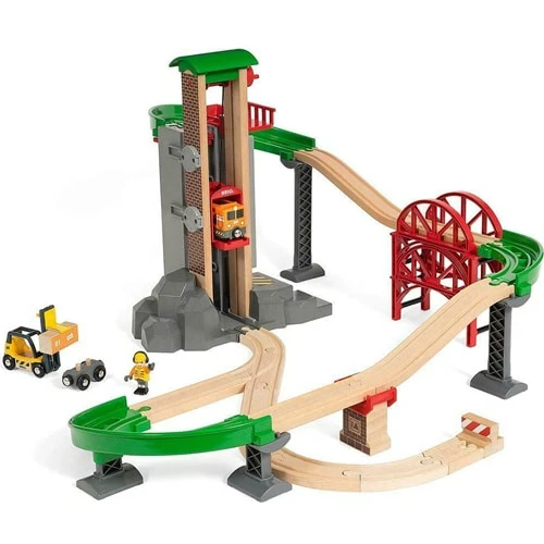 BRIO Lift And Load Warehouse Train Set 2 BRIO Lift And Load Warehouse Train Set - Image 2