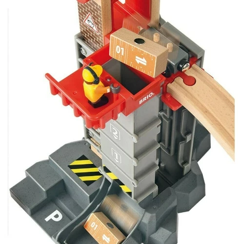BRIO Lift And Load Warehouse Train Set 4 BRIO Lift And Load Warehouse Train Set - Image 4