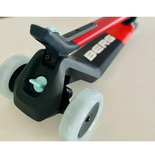 Berg Nexo Scooter Red LED Light Up Wheels 2 Berg Nexo Scooter Red LED Light Up Wheels - Image 2