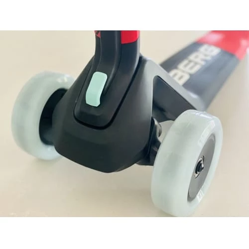 Berg Nexo Scooter Red LED Light Up Wheels 5 Berg Nexo Scooter Red LED Light Up Wheels - Image 5