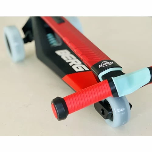 Berg Nexo Scooter Red LED Light Up Wheels 3 Berg Nexo Scooter Red LED Light Up Wheels - Image 3