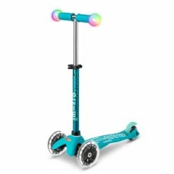 Micro Mini Deluxe 3 Wheel Magic Scooter Aqua
